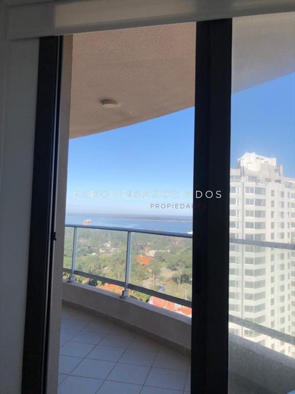 Apartamento en venta de 3 dormitorios en edificio Stradivar