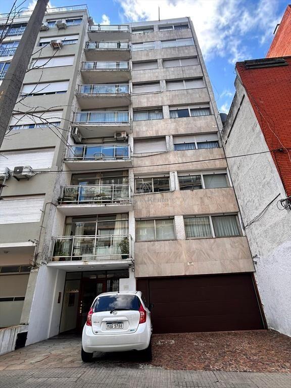 JUAN MARIA PEREZ 2869 ESQ. BTO BLANCO. 2 DORM + 2 BAÑOS...