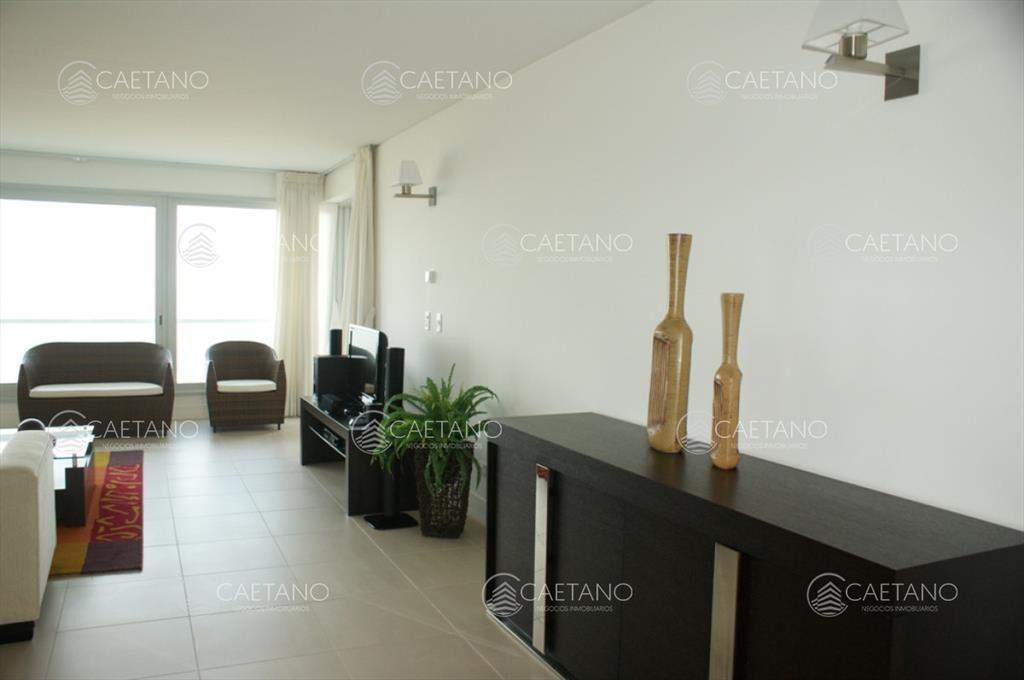 Alquiler de apartamento en Playa Brava.