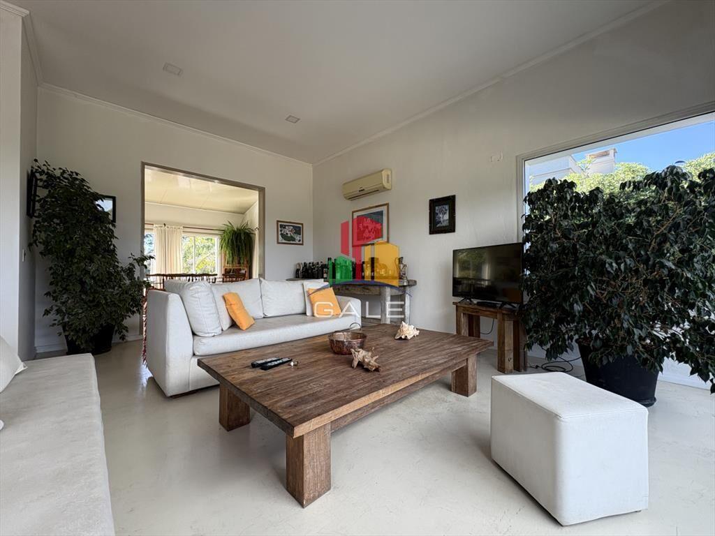 Moderna Casa a metros del MAR