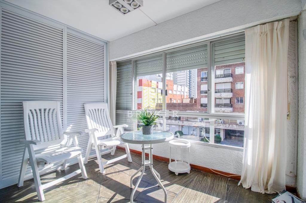 Venta de luminoso apartamento en Peninsula. Punta