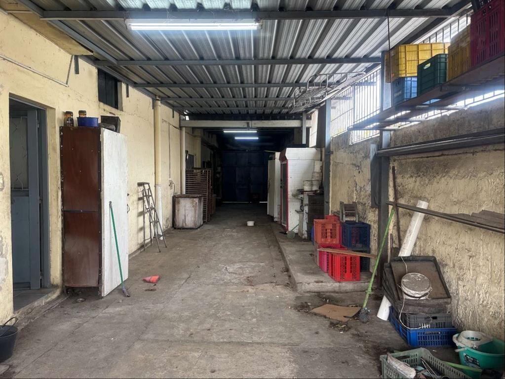 Muy buen local comercial en La Paz.