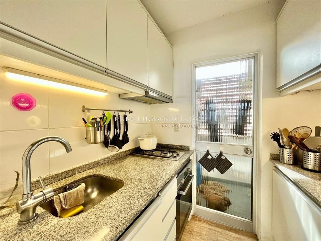 Apartamento de 2 dormitorios en playa Brava, del