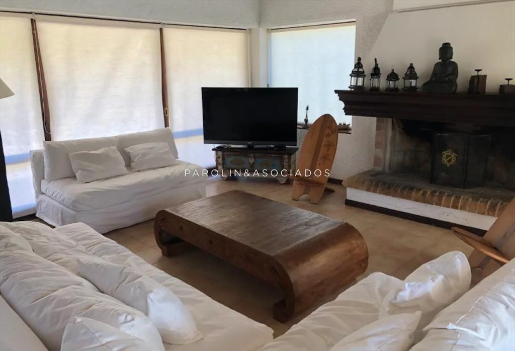 Casa de 4 dormitorios en venta en Lugano, Punta