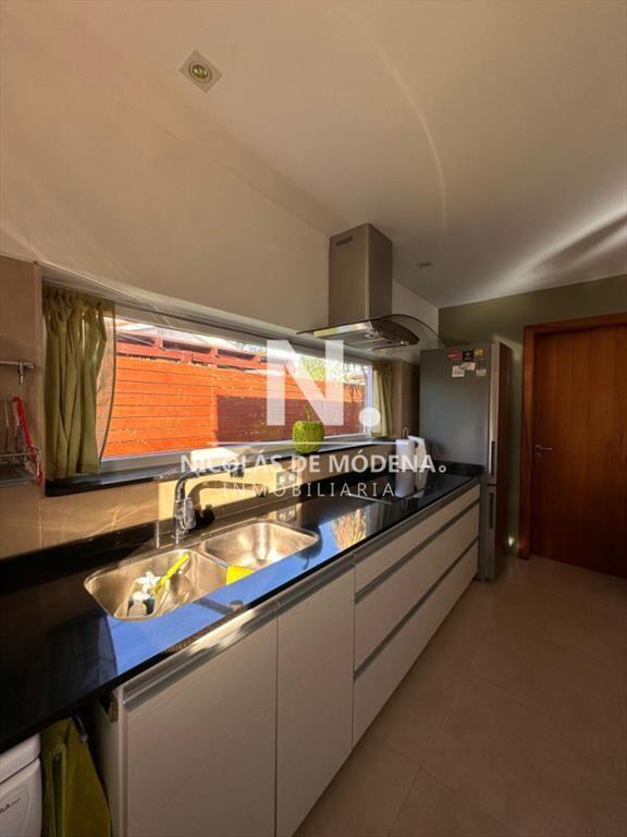 En venta chalet de 3 dormitorios con pergola, en