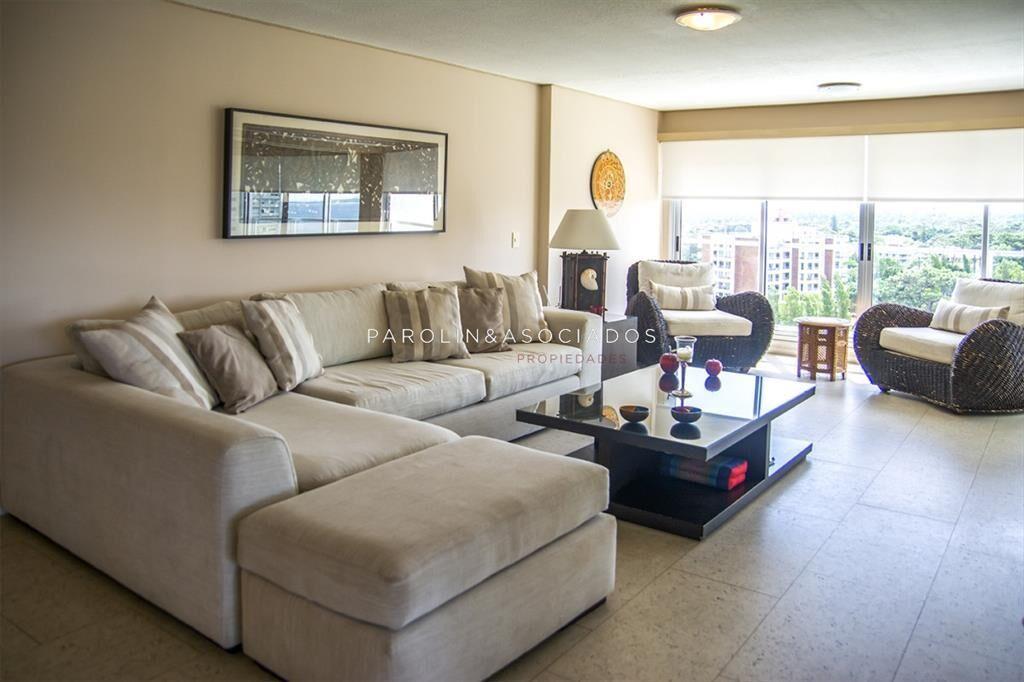 Apartamento en venta de 4 dormitorios con 2 en