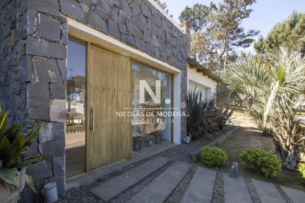 En venta casa de 4 dormitorios en Pinar del Faro.