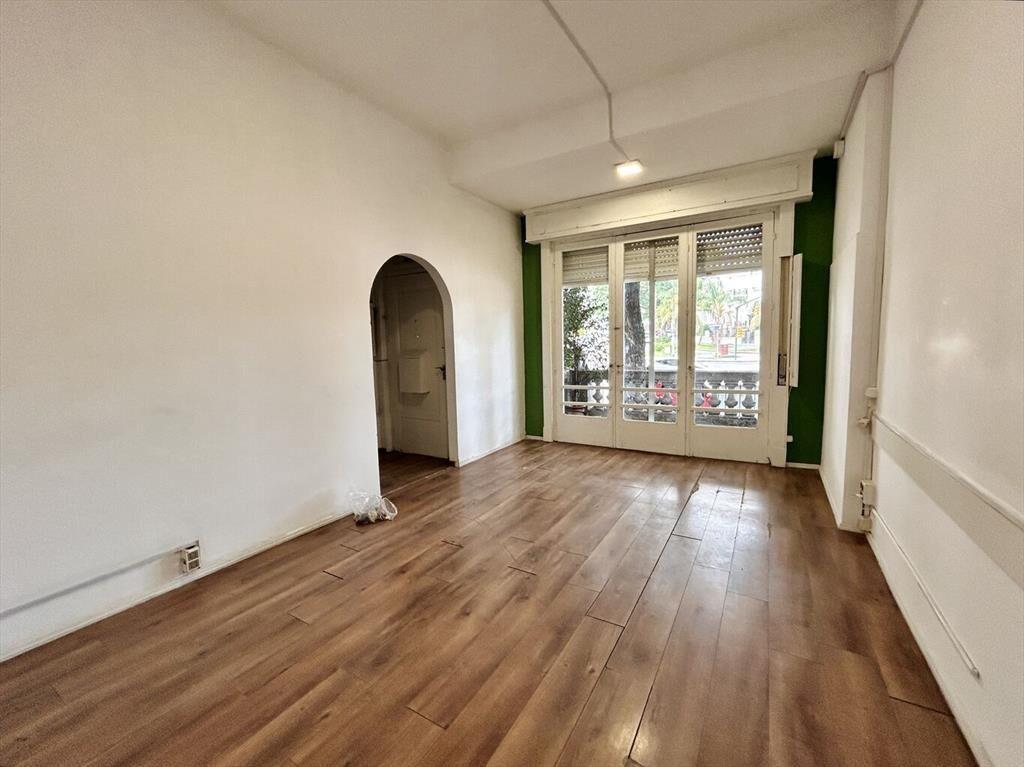 Venta casa 840metros limite entre pocitos y parque rodo