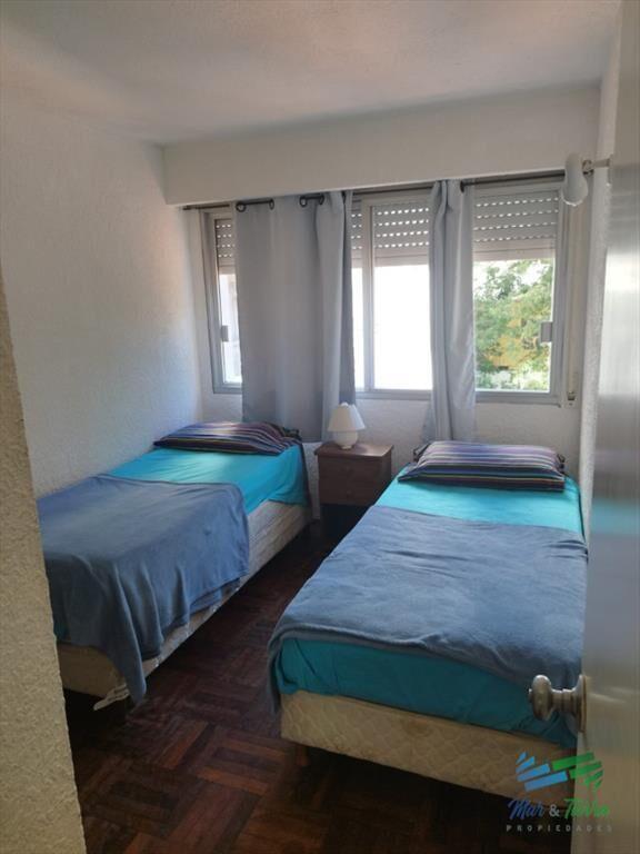 Venta de apartamento 2 dormitorios 2 baños sobre