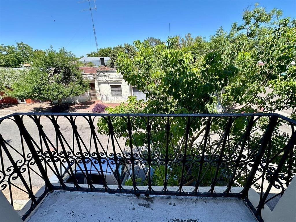 CASA EN VENTA + LOCAL COMERCIAL CON RENTA