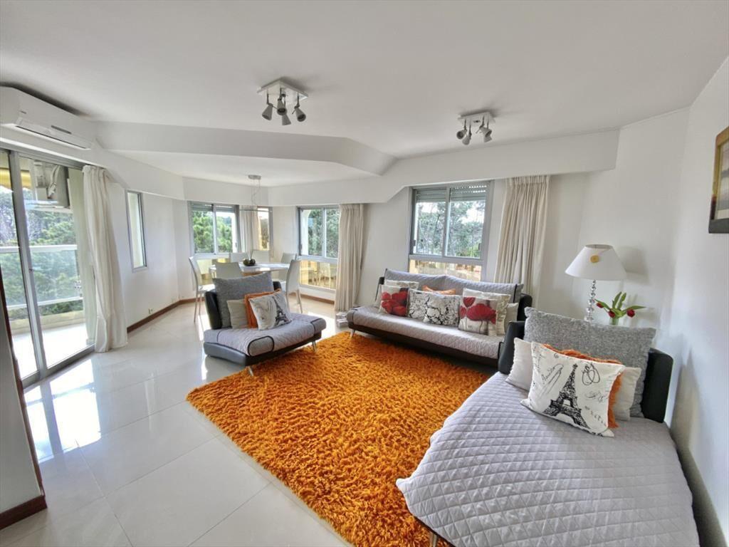 Apartamento en Roosevelt, 2 dormitorios en alquiler anual