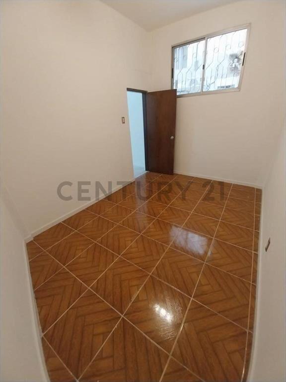VENTA APARTAMENTO CORDÓN SUR, 2 DORM, PATIO, ACEPTA BANCO,