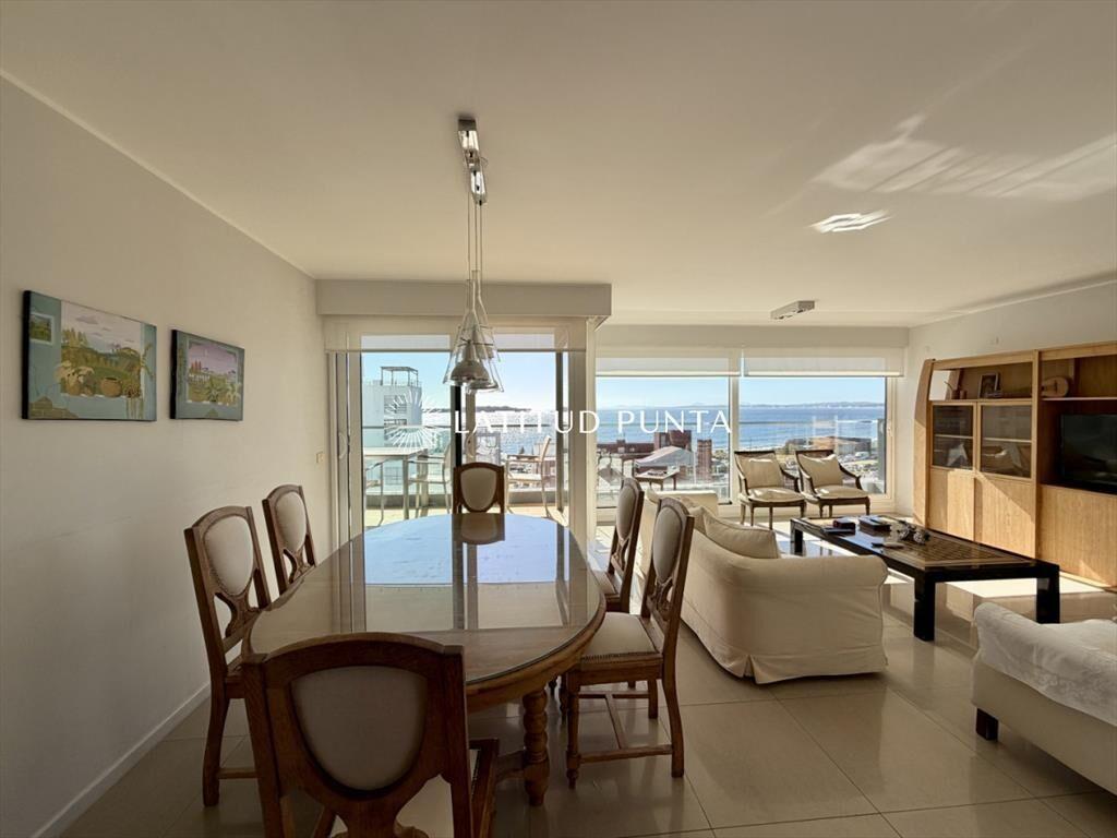 Apartamento de dos suites más dependencia con al