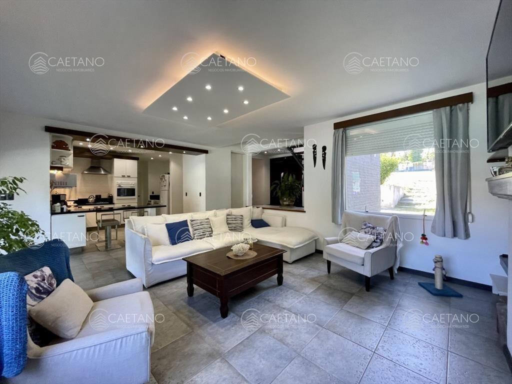 Venta casa 4 dormitorios Pinares Punta del Este