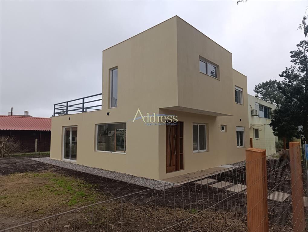 Casa a estrenar en venta - Pinares - Punta del