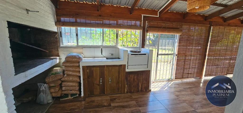 Venta dos casas mismo padron, 3dormitorios, La Floresta.