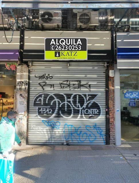 local - 18 de julio y Paraguay, apto gastronomía, 115 m2 ,