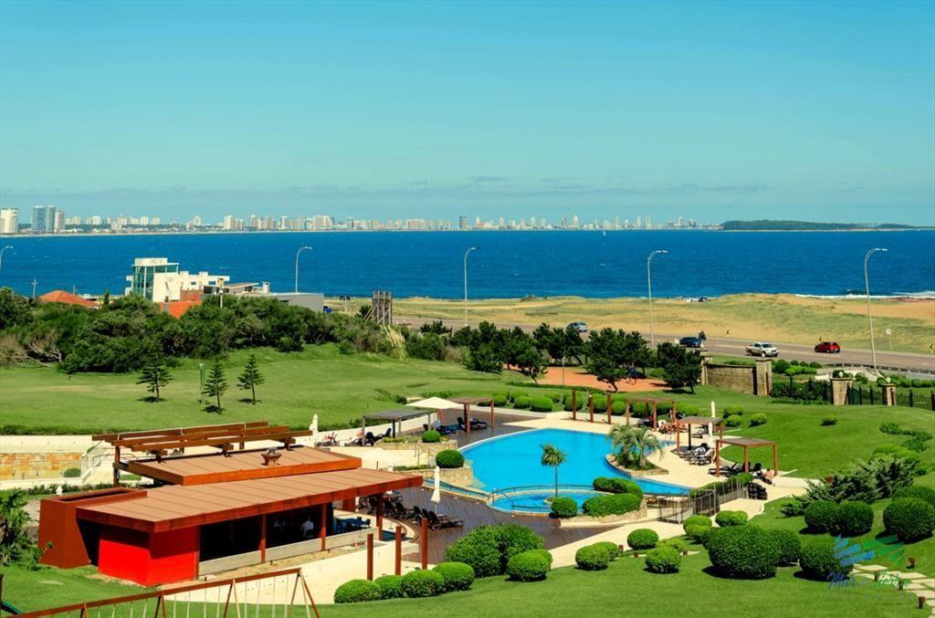 VENTA de Pent Huse sobre playa Mansa de 4 suites