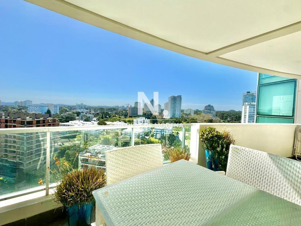 Vende apartamento con hermosa vista de 2 en punta