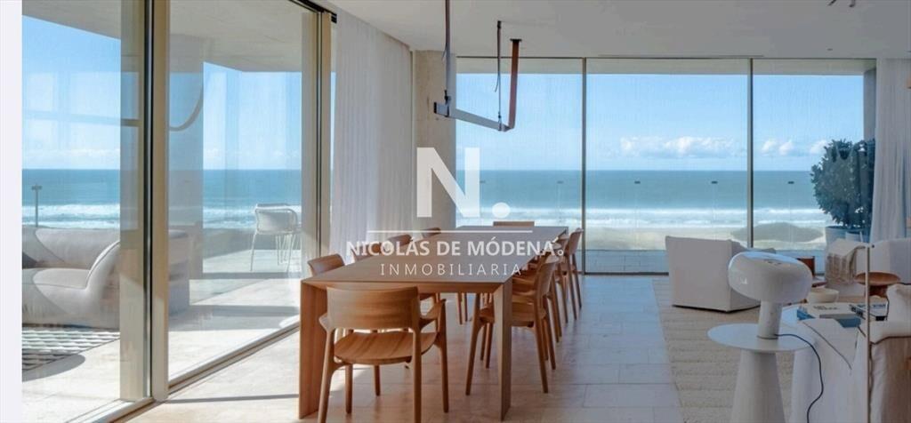 Venta de apartamento de 683m2, 4 dormitorios en