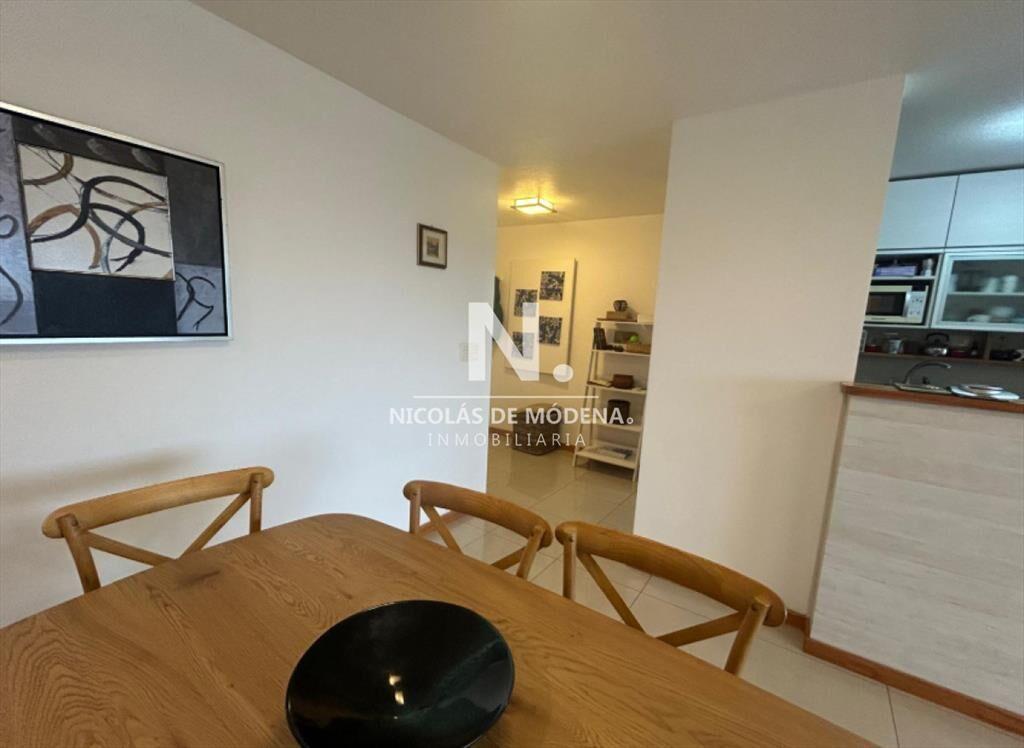 Vende apartamento en Punta del Este de 2 con su