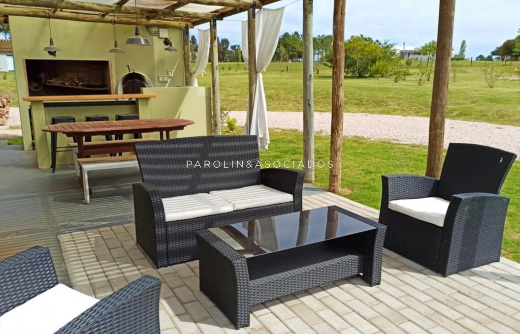 Casa e venta con 3 dormitorios y excelentes vistan en El Qu