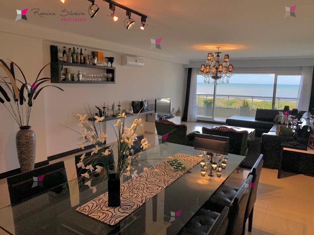VENTA DE APARTAMENTO DE 3 DORMITORIOS Y - TORRE