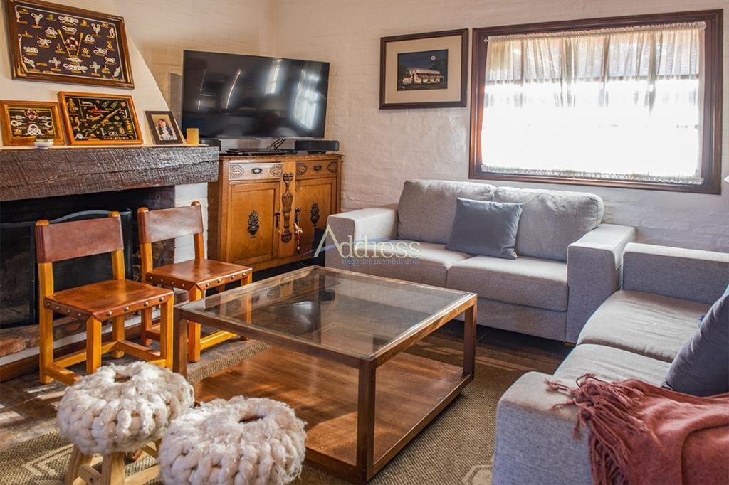Muy linda casa en venta, zona inmejorable, 3 dormitorios y