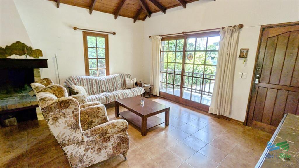 Venta de casa 3 dormitorios en barrio cantegril