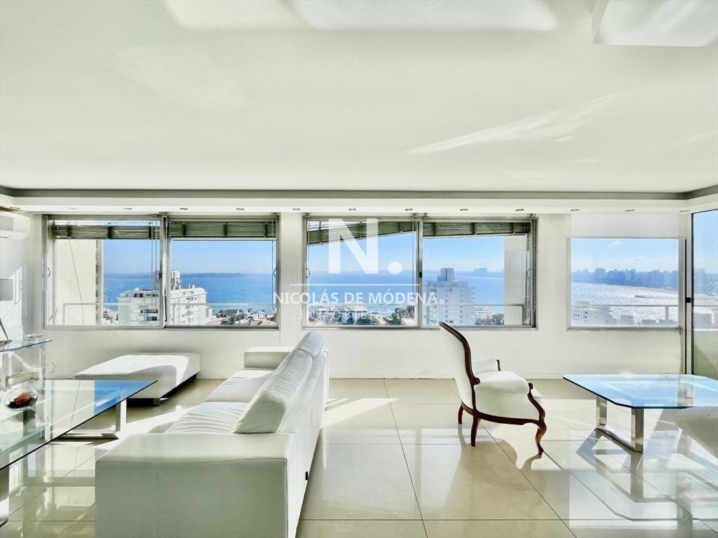 Vende apartamento de 3 dormitorios con excelente