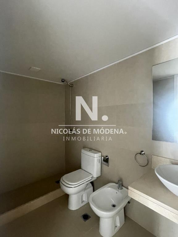 Oportunidad de compra. Apartamento en Aidy grill, de 2 dorm