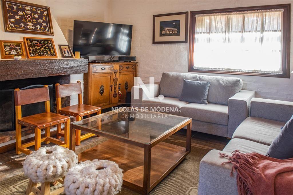 Muy linda casa en venta, zona inmejorable, 3 dormitorios y