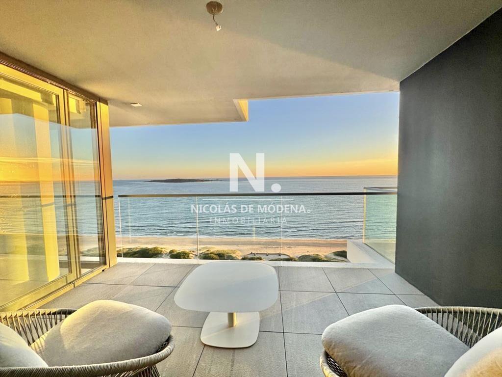 Apartamento frente al mar en Playa Mansa   ? del