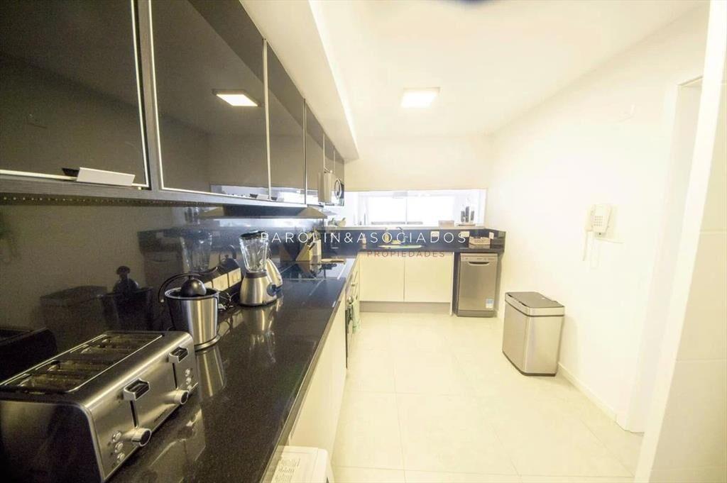 Apartamento de 3 dormitorios en venta en complejo