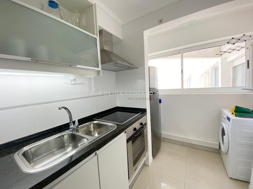 Apartamento en venta con 2 suites en Casino Punta