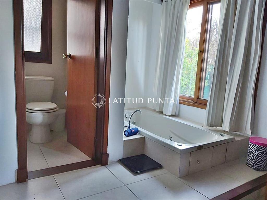 Casa en Jardines de CÃ³rdoba, 3 dormitorios