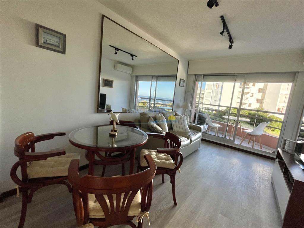 APARTAMENTO EN VENTA FRENTE AL MAR EN MANSA DE 1