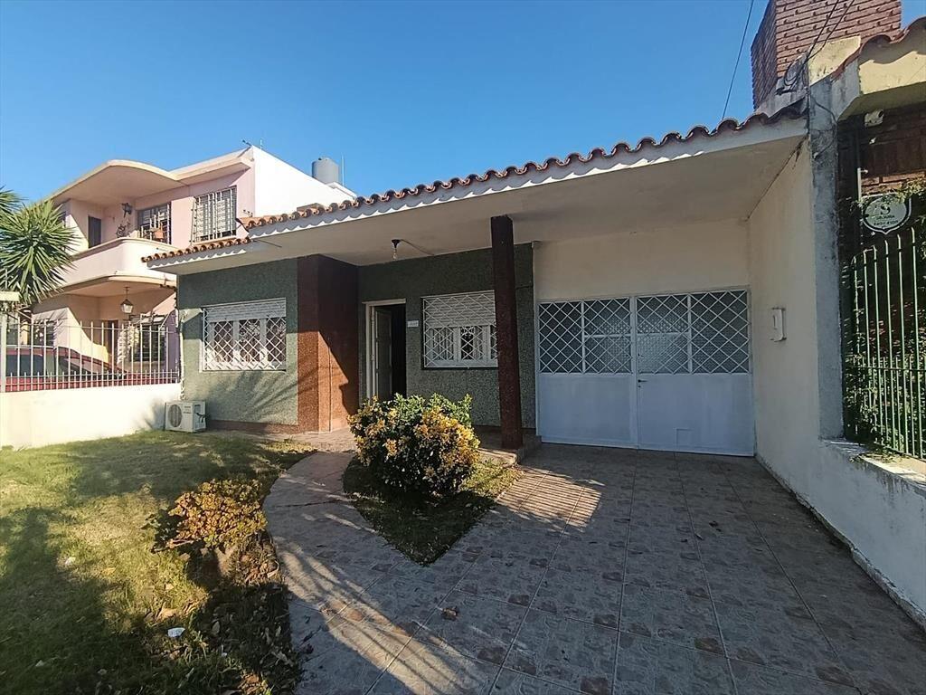 Hermosa casa en  uno de los barrios más lindos, en malvin.