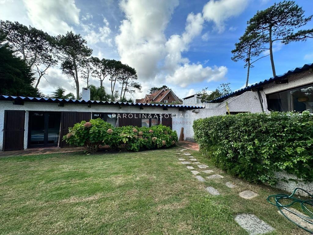 Vende casa de 3 dormitorios en Pinares , Punta del Este