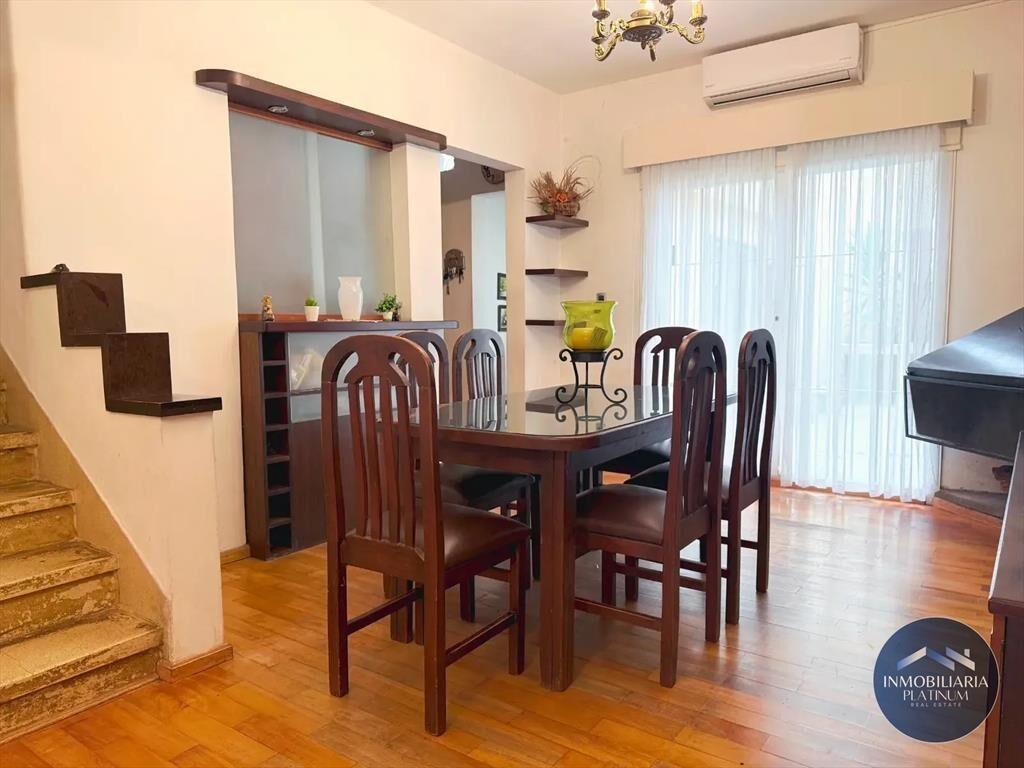 Casa en venta c/ cochera en Punta Carretas