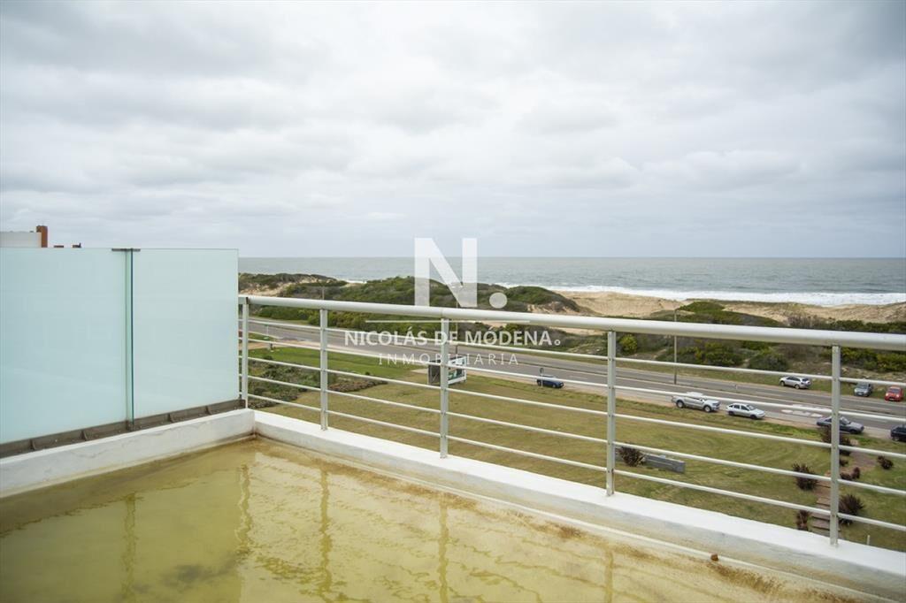 Duplex frente al mar a la venta Playa Brava