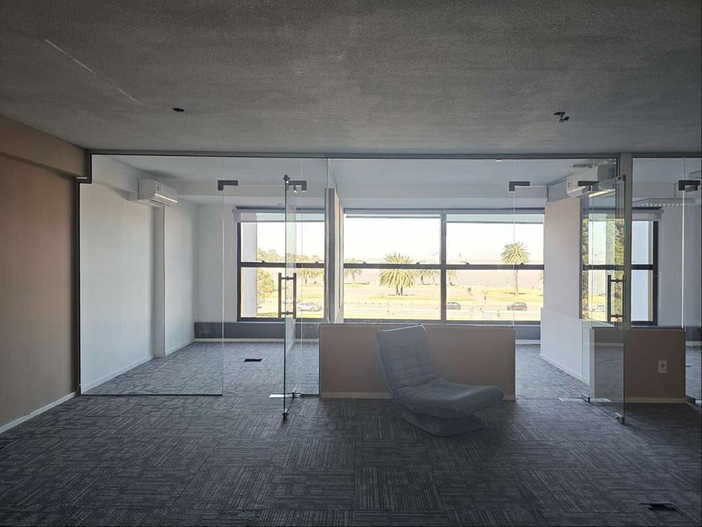 Oficina - Parque Rodó - VENTA CON RENTA