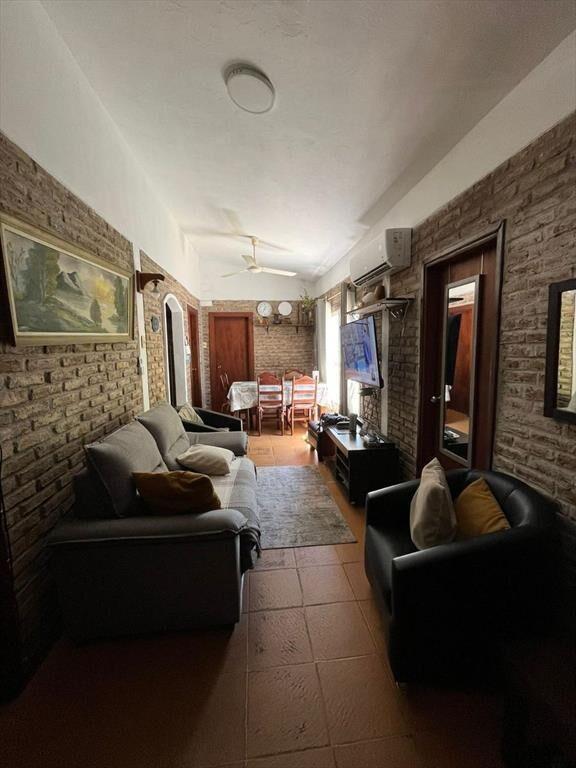 Venta tres casas en padrón único con cochera zona buceo