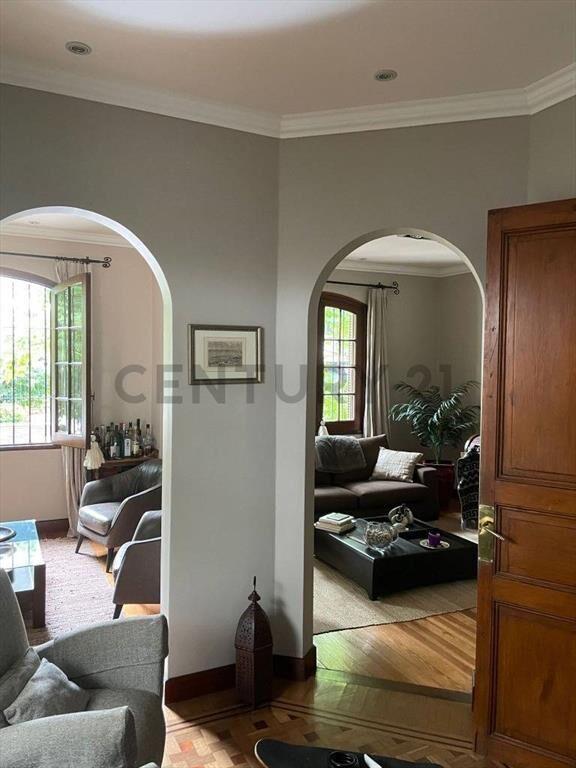 Exclusiva Casa en Pocitos, con 4 dormitorios, 3 baños y g...