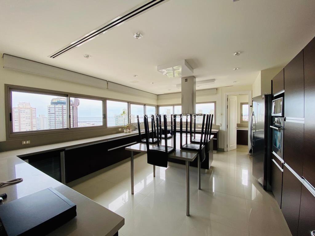 Penthouse en venta en Torre Imperiale II, Punta