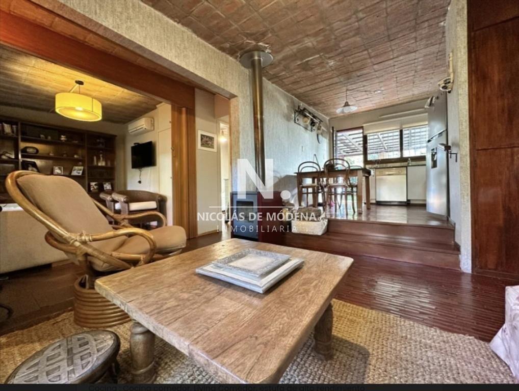 En venta casa en Pinares de 2 dormitorios, con de