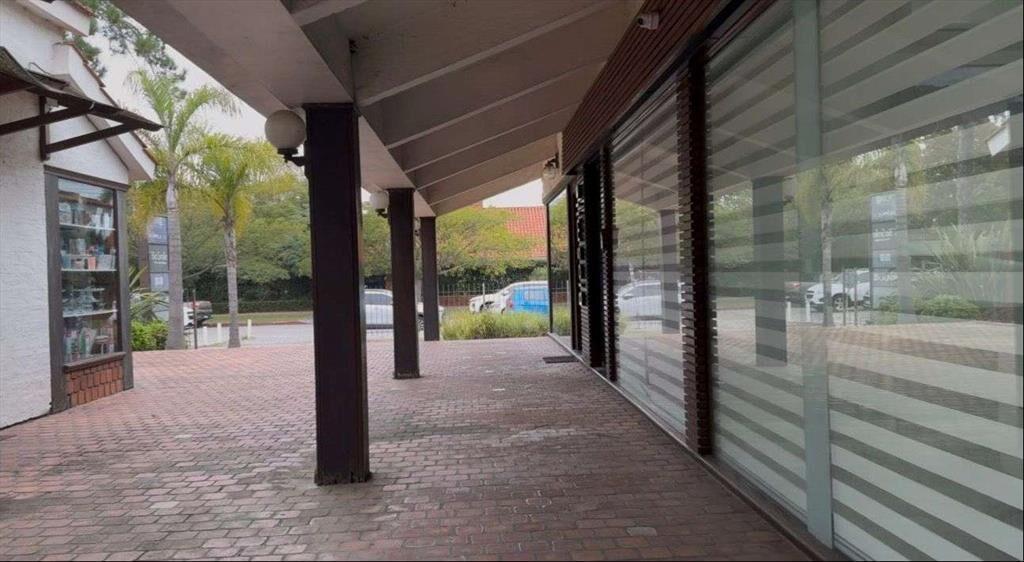 GALERIA COMERCIAL EN CENTRO DE CARRASCO