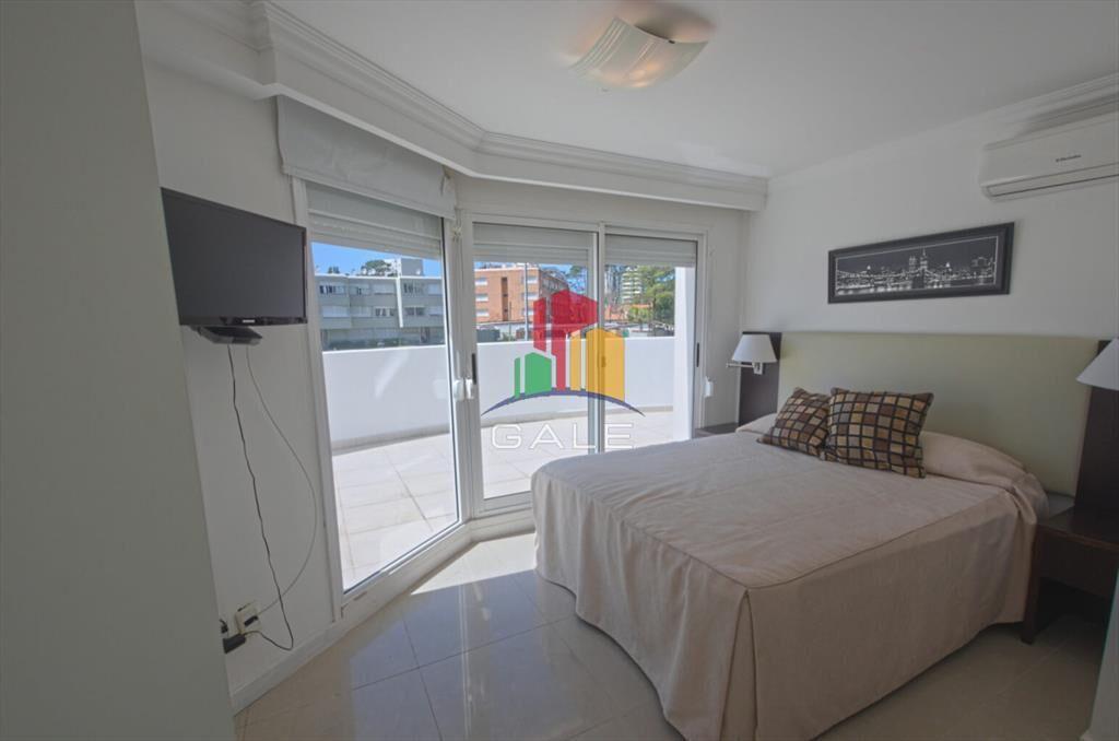 Apartamento en venta 3 dormitorios con parrillero
