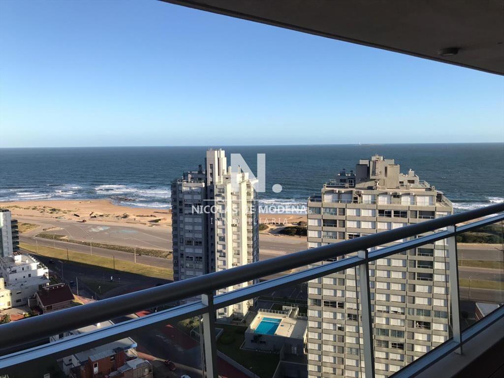 Espectacular departamento, de 3 dormitorios, a la