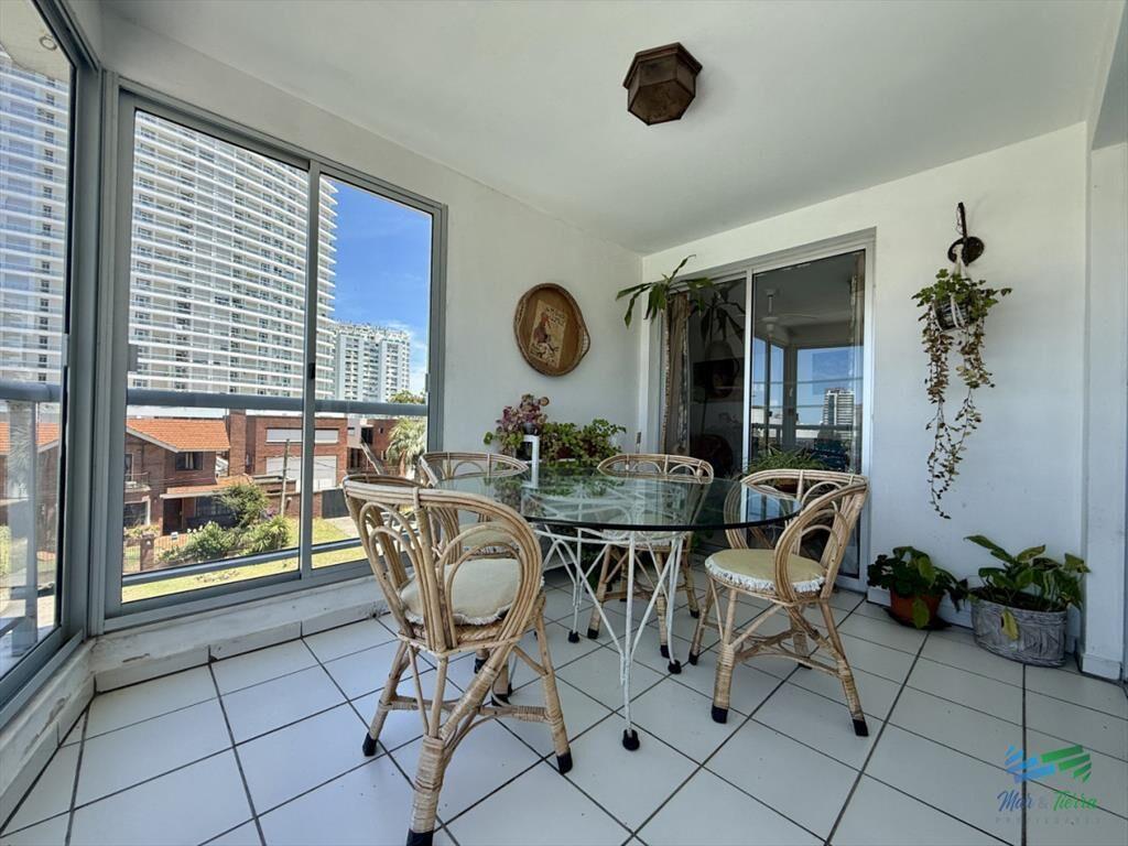 En venta apartamento 3 dormitorios en playa cerca